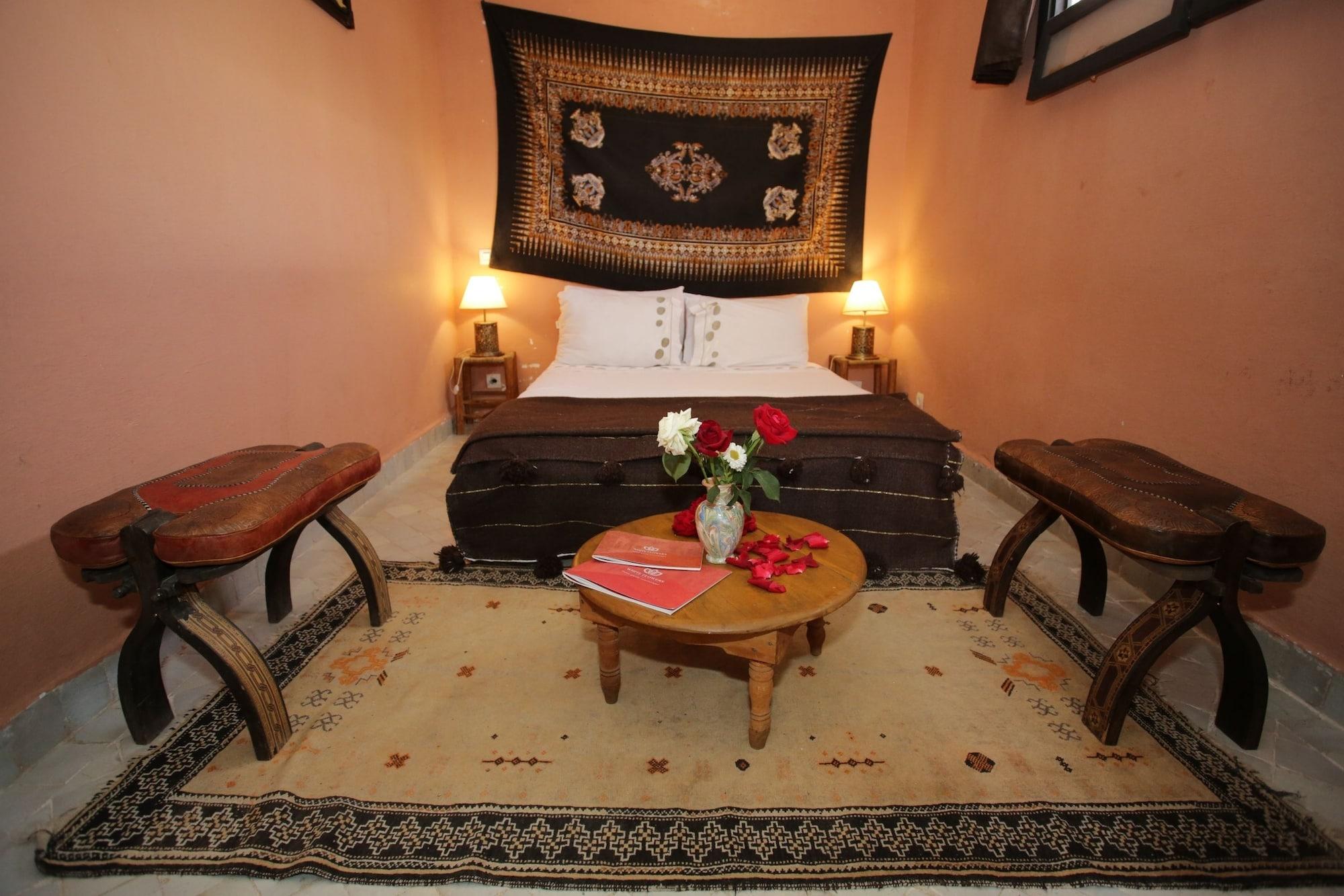 Riad White Flowers Marrakesh Buitenkant foto