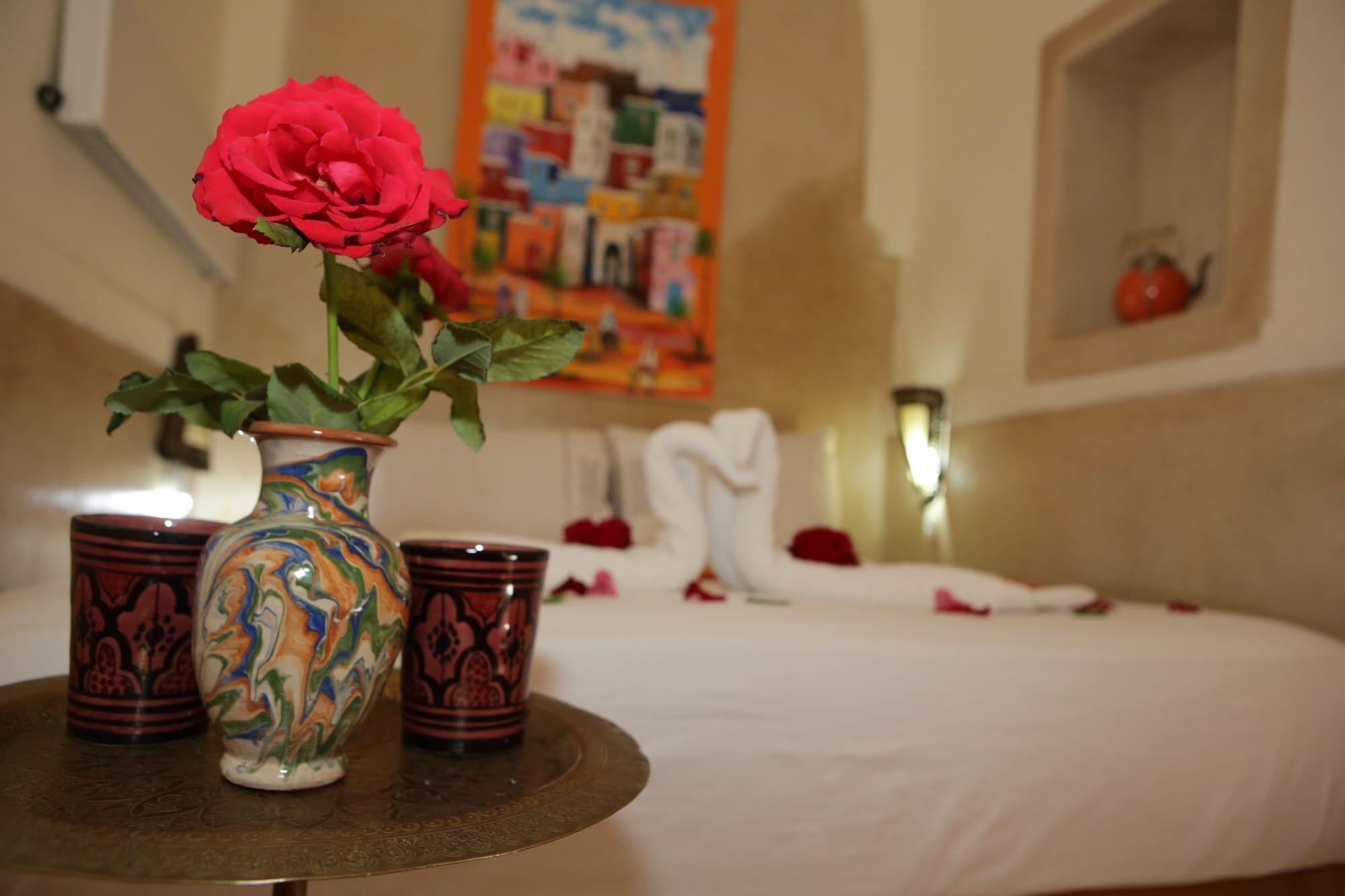 Riad White Flowers Marrakesh Buitenkant foto