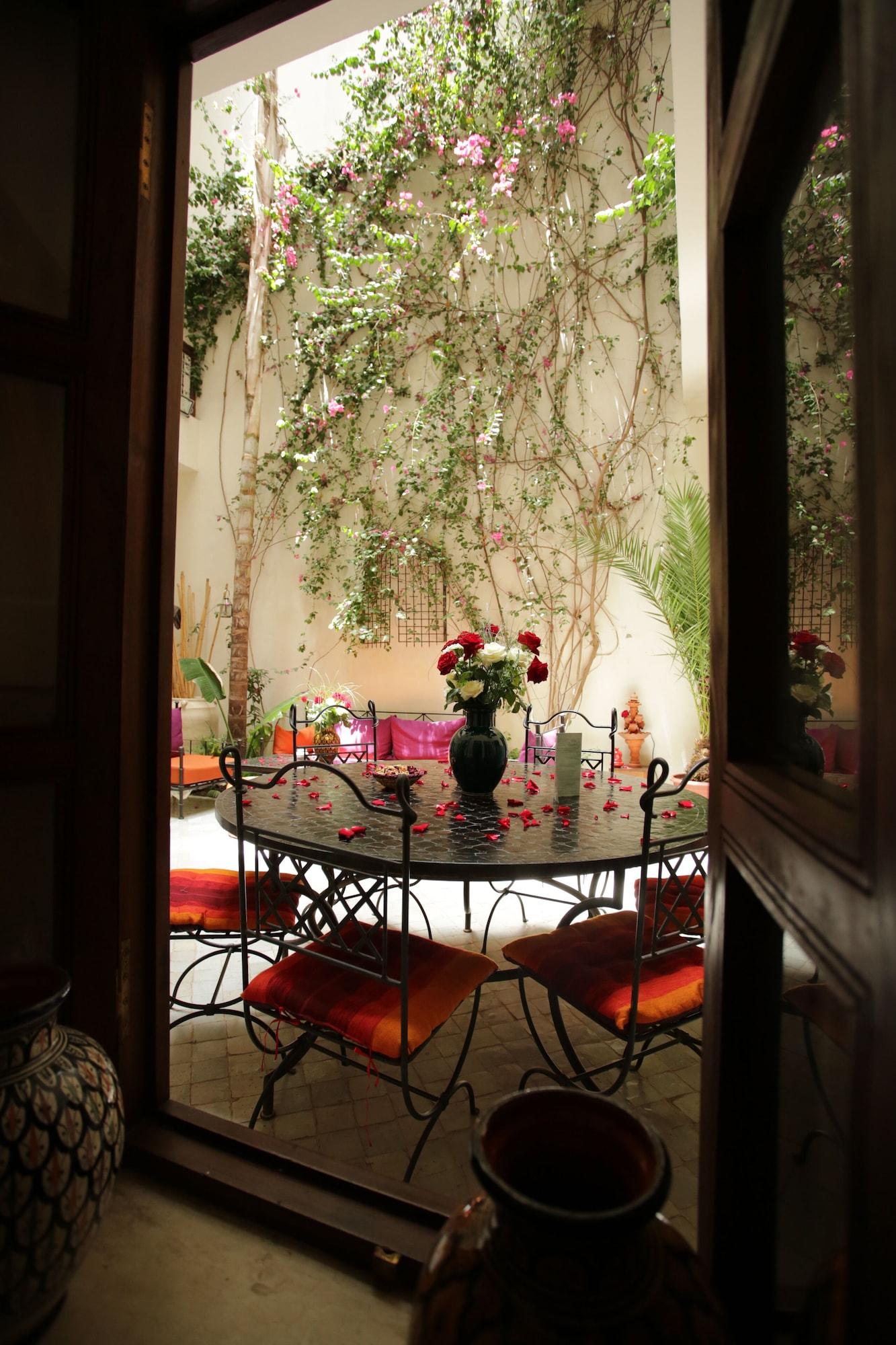 Riad White Flowers Marrakesh Buitenkant foto