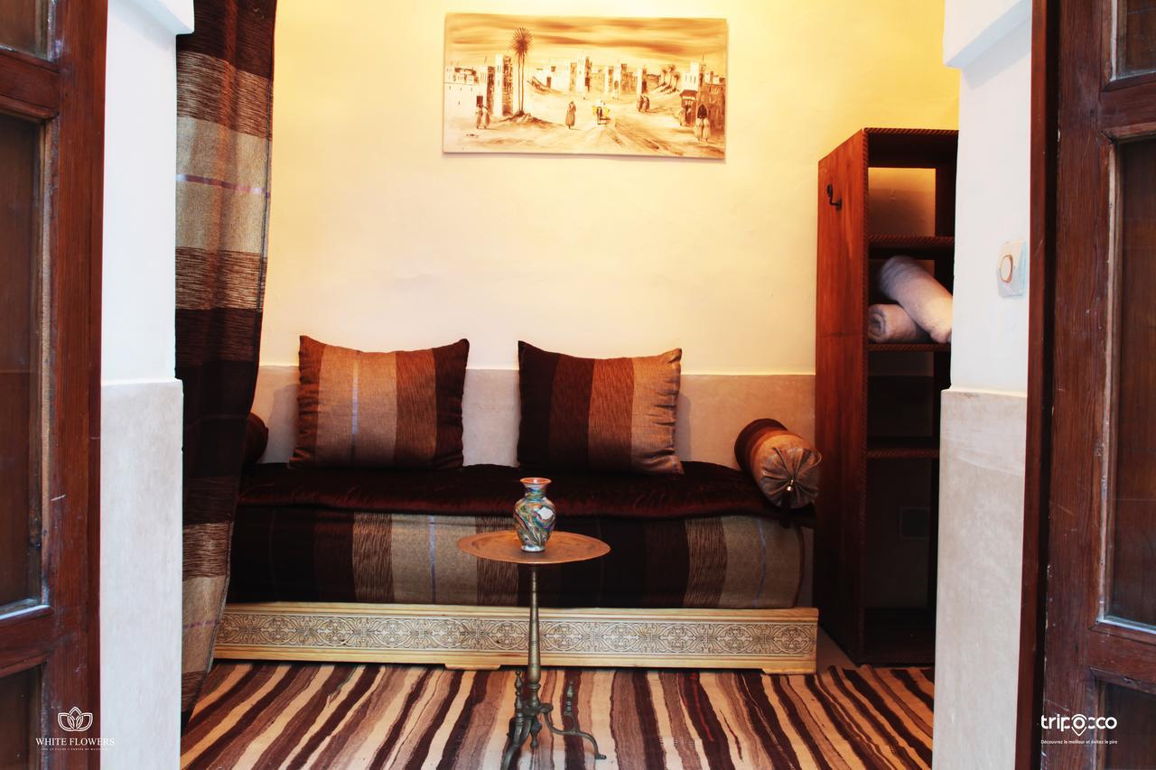 Riad White Flowers Marrakesh Buitenkant foto
