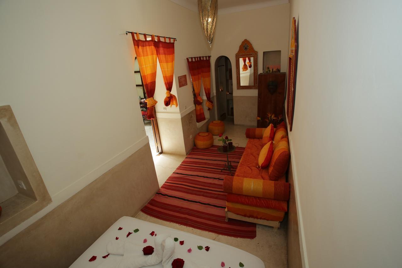 Riad White Flowers Marrakesh Buitenkant foto