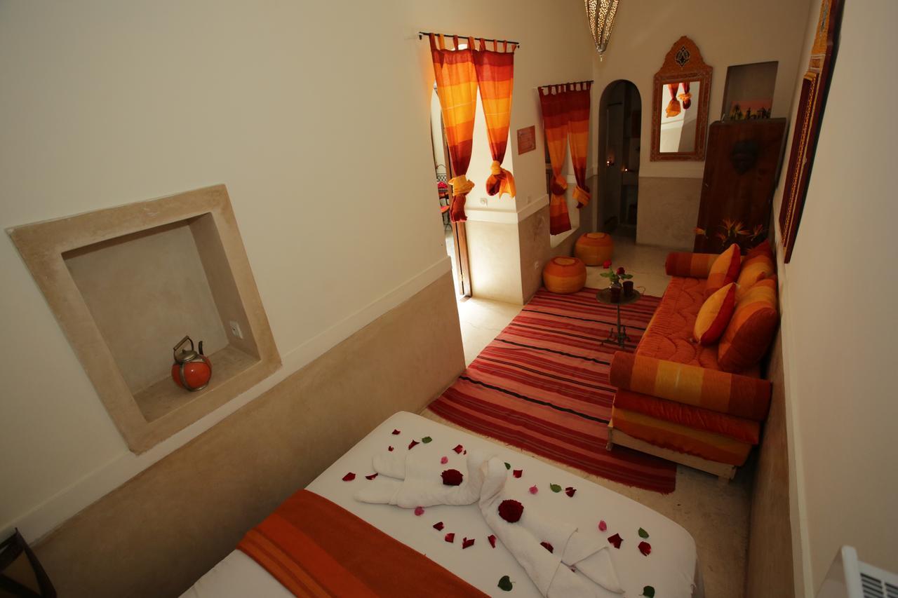 Riad White Flowers Marrakesh Buitenkant foto