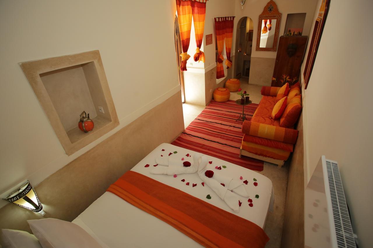 Riad White Flowers Marrakesh Buitenkant foto