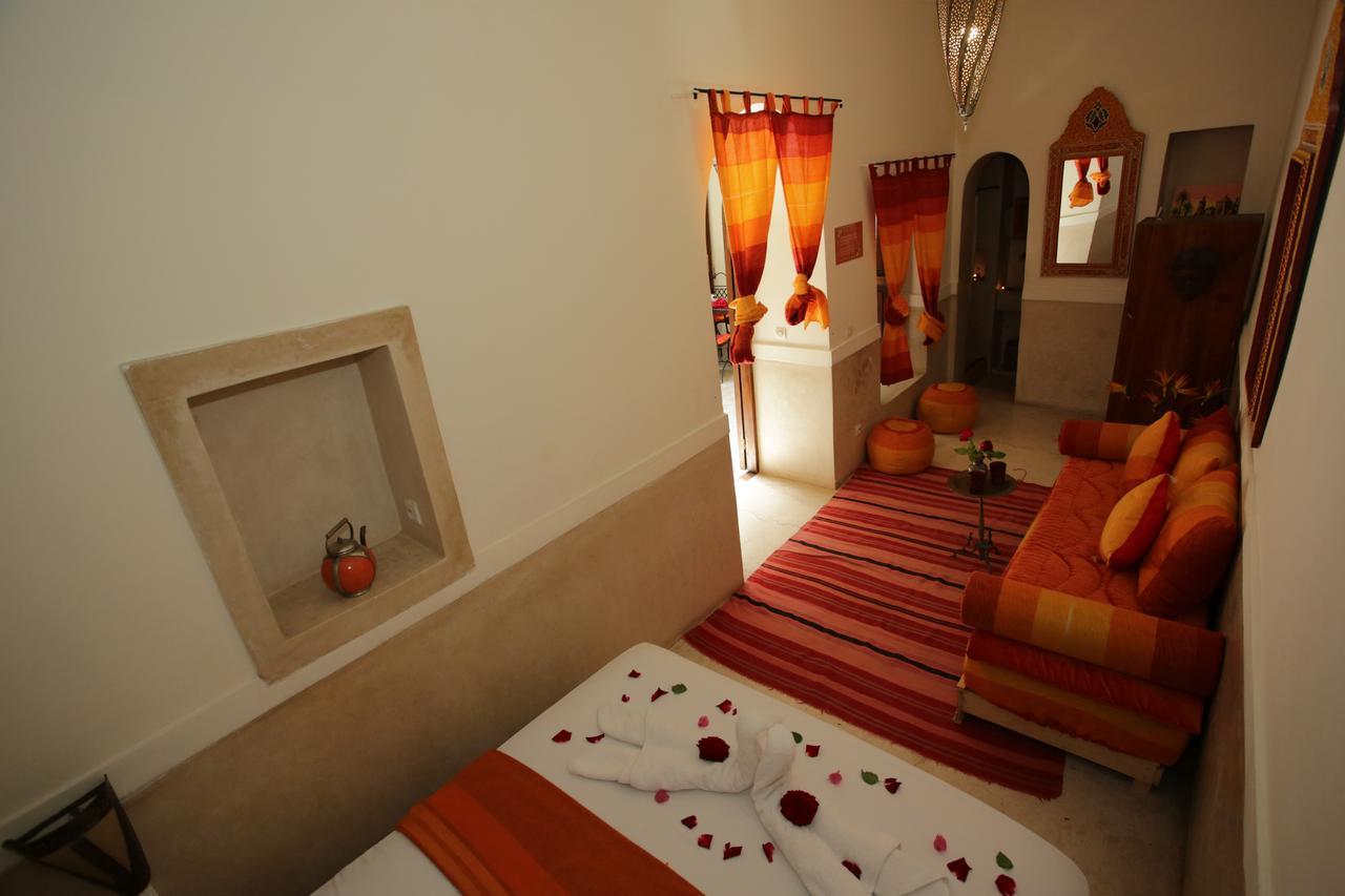 Riad White Flowers Marrakesh Buitenkant foto