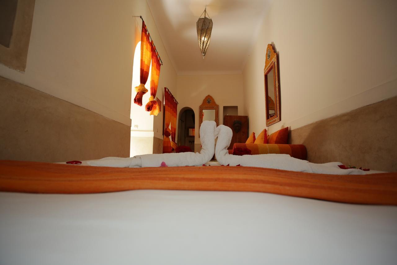 Riad White Flowers Marrakesh Buitenkant foto