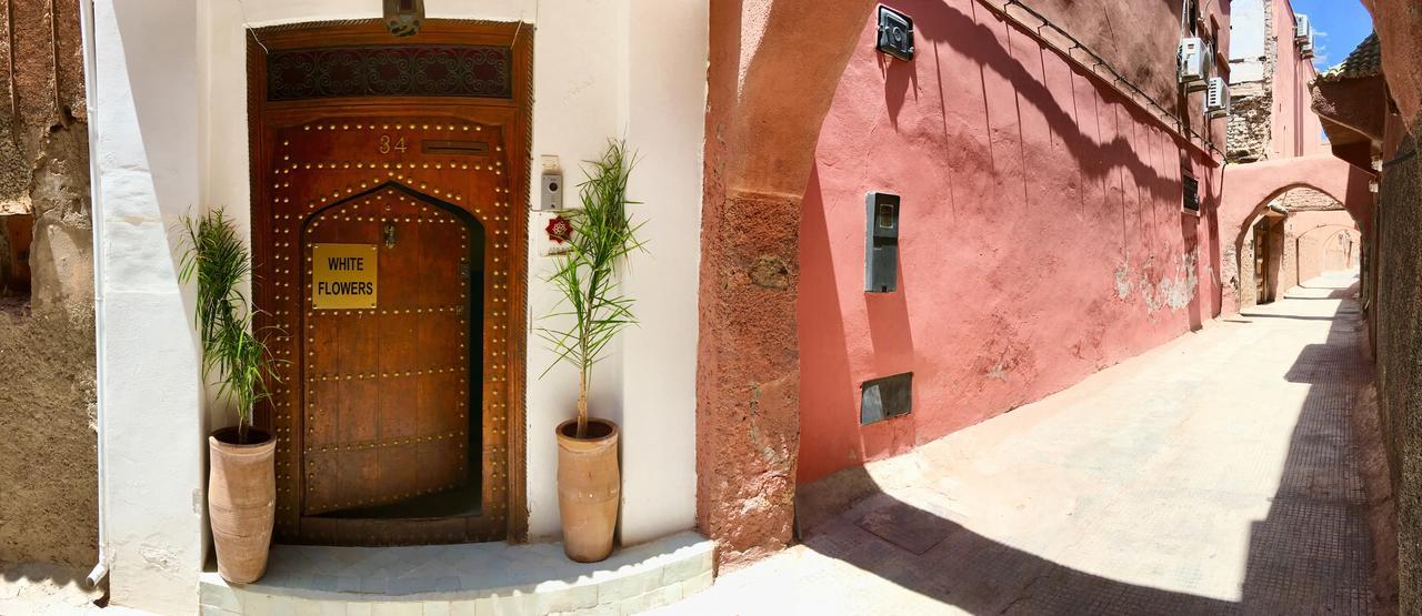 Riad White Flowers Marrakesh Buitenkant foto