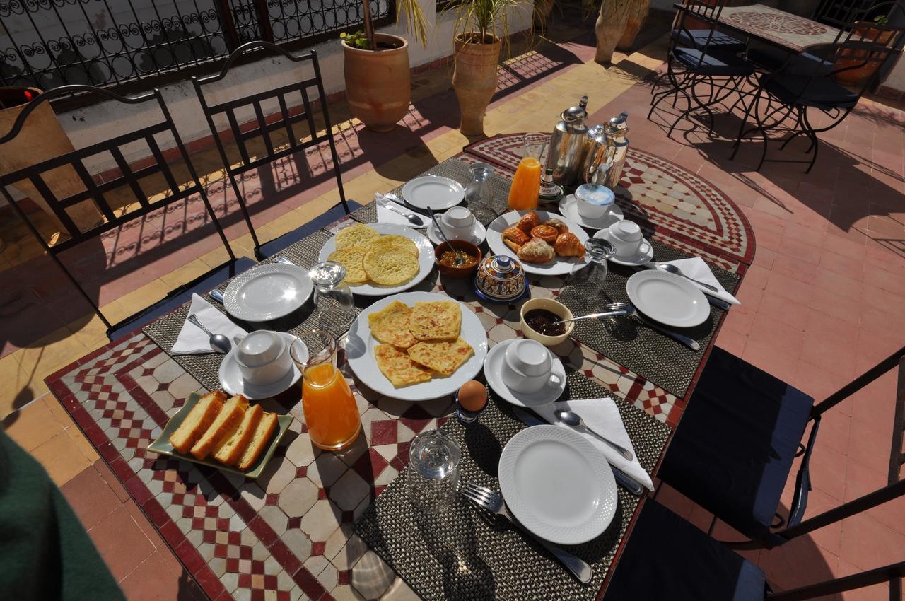 Riad White Flowers Marrakesh Buitenkant foto