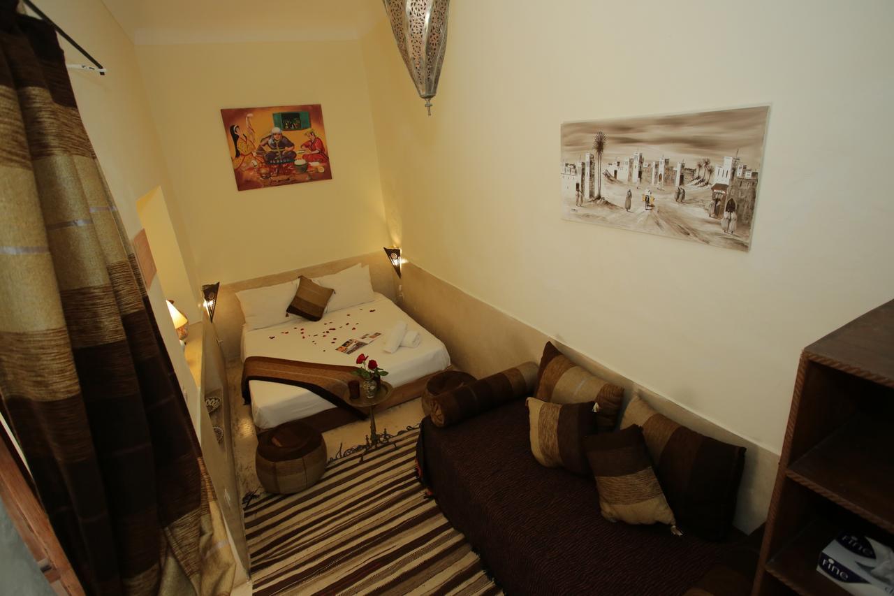 Riad White Flowers Marrakesh Buitenkant foto